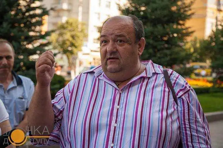  У Кіровограді на території школи хочуть зробити притулок для безхатченків. Батьки учнів протестують (ФОТО) фото 1