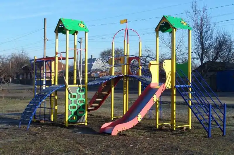 В ОТГ на Кіровоградщині встановили три нові ігрові майданчики (ФОТО)