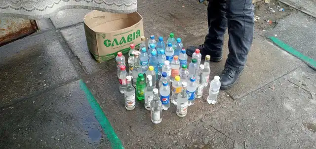 В Олександрії на ринку вилучили 21 літр самогону та склали протоколи на торгівців