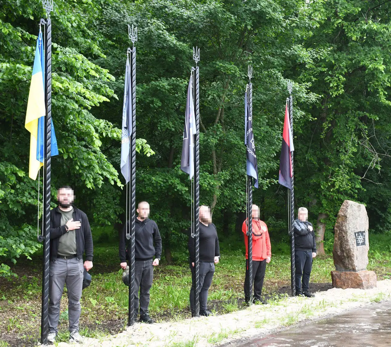 відкриття меморіальної дошки в урочищі "Чорний ворон"