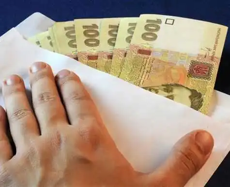 Голова Кіровоградської ОДА звернувся до поліції через хабарництво посадовців фото 1