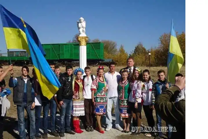 На Кіровоградщині відкрили пам’ятник Героям Небесної Сотні (ФОТО) фото 2