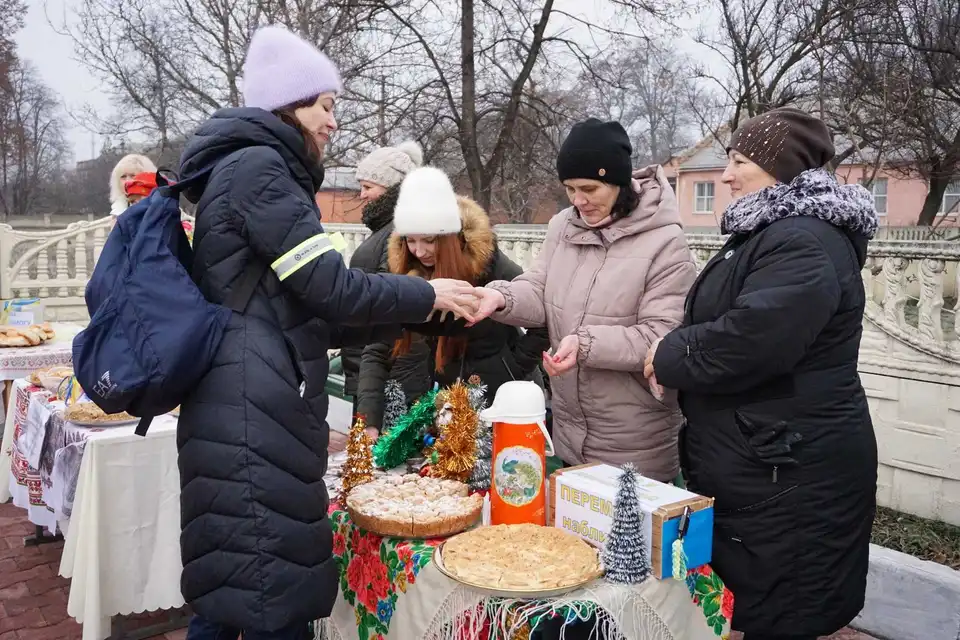 На Кіровоградщині гайворонський різдвяний експрес зробив останній у цьому році рейс (ФОТО) фото 1