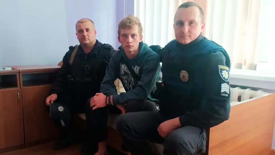 військовий і патрульні врятували студента