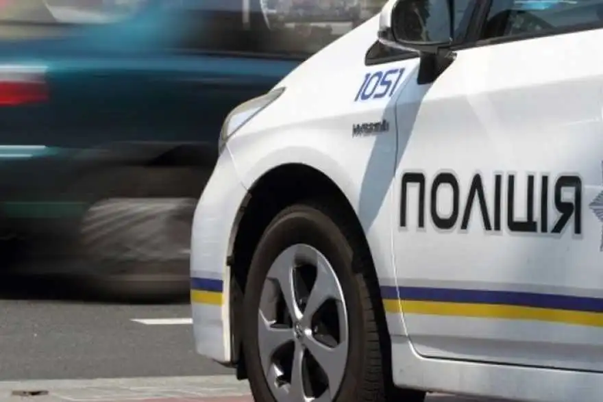 Після перегонів патрульні на Кіровоградщині наздогнали авто з партією наркотиків у салоні (ФОТО)