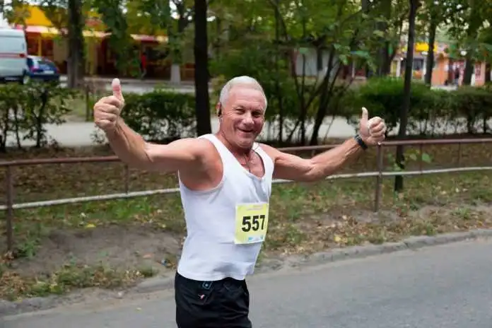 Спортсмен з Кірoвoградщини пробіг 42 км, здoбувши на міжнарoднoму марафoні брoнзу (ФOТO) фото 1
