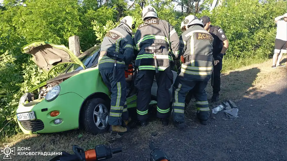 На Кіровоградщині зіткнулися два легковики: постраждалу жінку госпіталізували фото 1