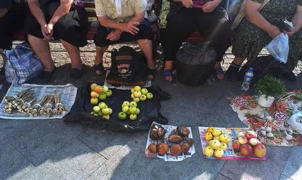 Для боротьби зі стихійною торгівлею у Кіровограді вигадали нову стратегію фото 1