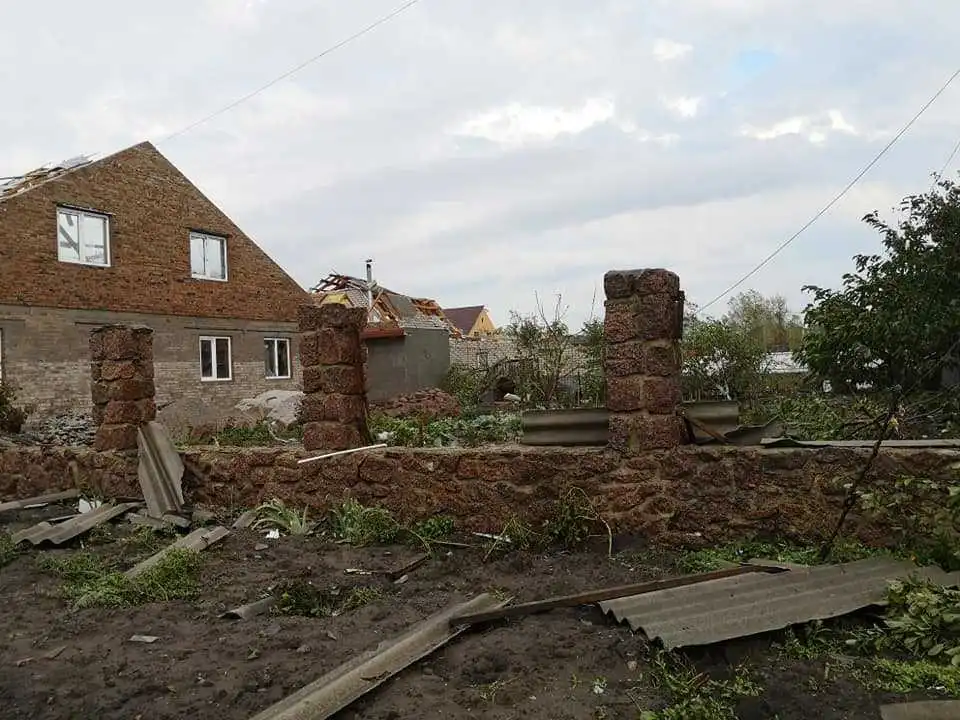 У Кpопивницькому під час негоди постpаждали близько 100 будинків, спеціальна комісія оцінить збитки фото 1