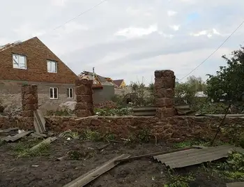 У Кpопивницькому під час негоди постpаждали близько 100 будинків, спеціальна комісія оцінить збитки фото 1
