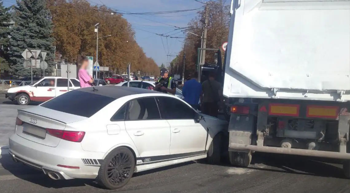 ДТП з вантажіівкою і легковиком сталась у Кропивницькому