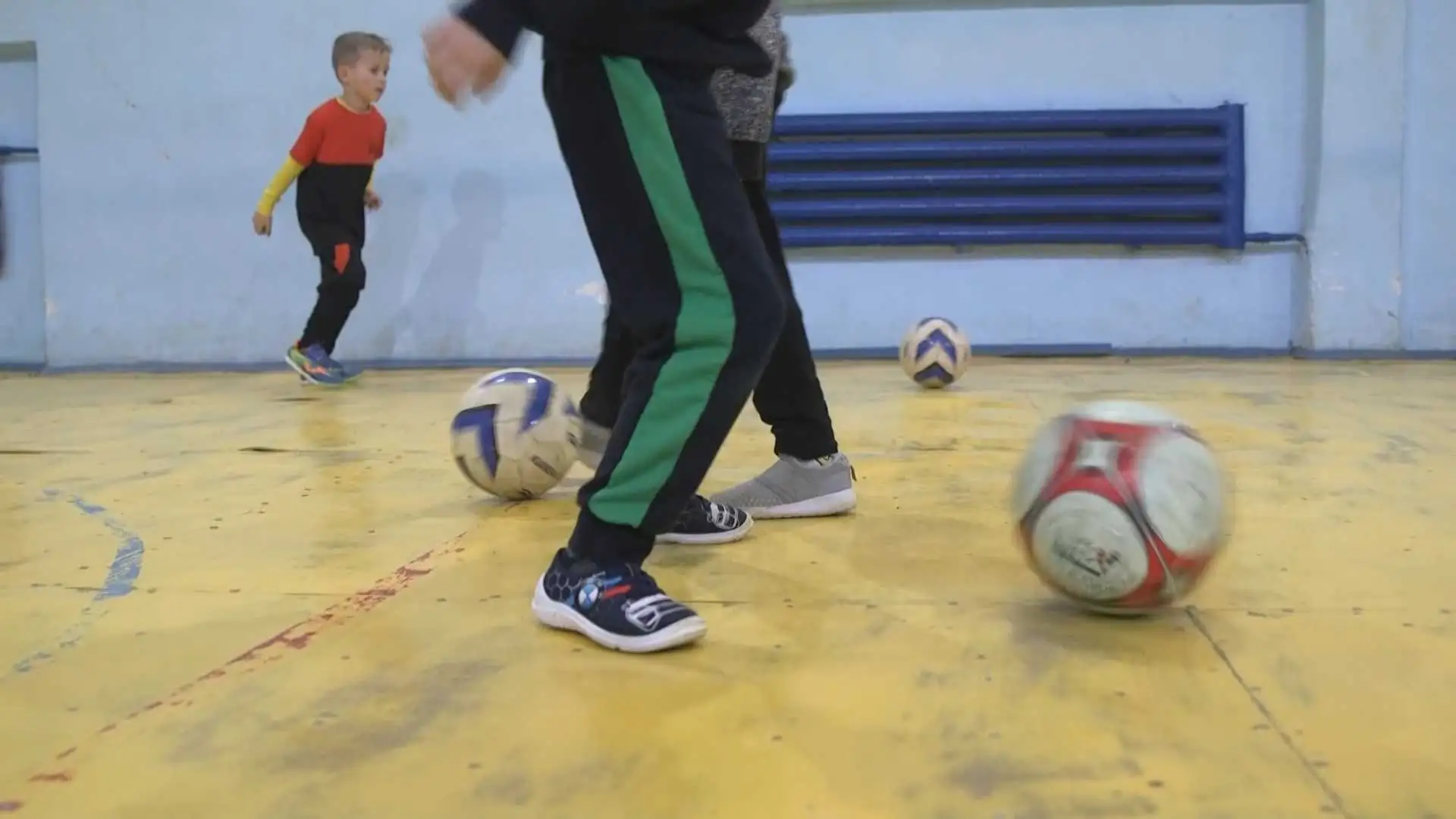 Долучитися може кожен: дитяча футбольна школа з Миколаєва переїхала в Кропивницький (ФОТО) фото 13