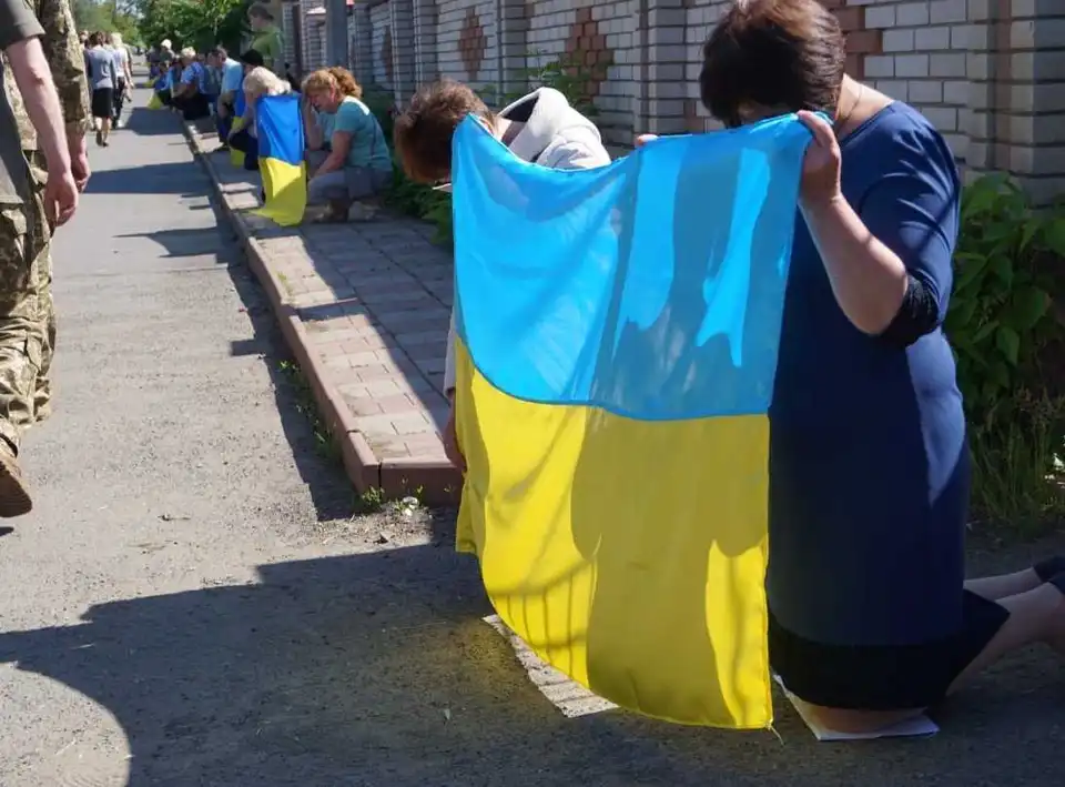 В громаді на Кіровоградщині попрощалися із загиблим Героєм (ФОТО)