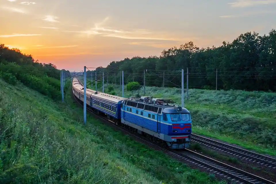 потяг із Кропивницького в Ясіня