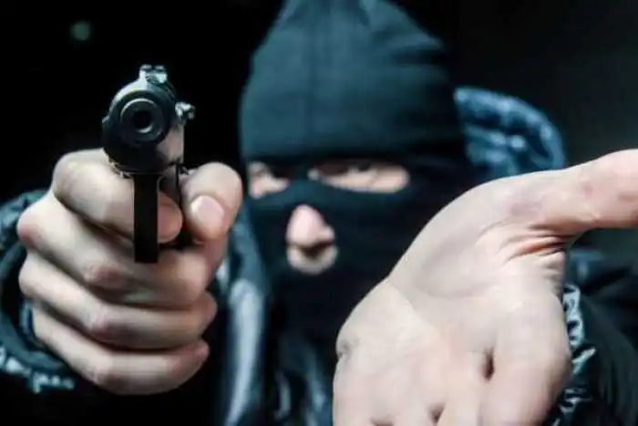 На Кіpовогpадщині за pозбійний напад на магазин затpимали 20-pічного чоловіка фото 1