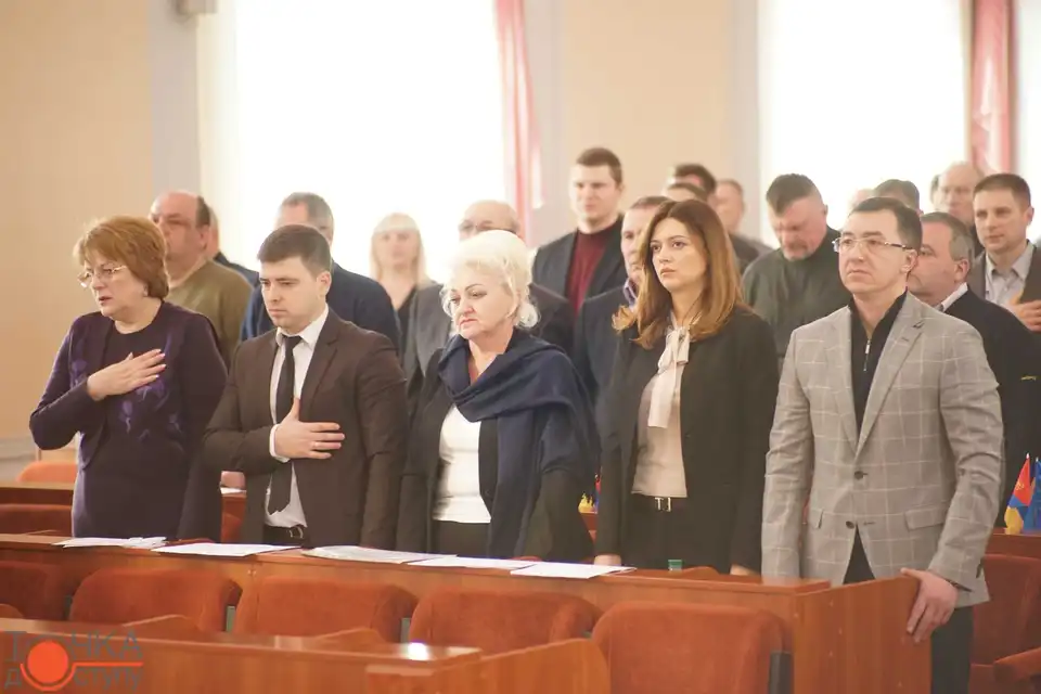 Сіли та й заплакали: як у Кропивницькому «працюють» депутати (ФОТОРЕПОРТАЖ)