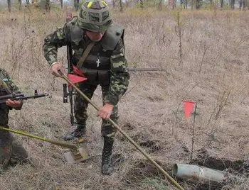 Під егідою ОБСЄ: бойовики «ДНР» нахабно «змальовують» позиції ЗСУ (ВІДЕО) фото 1