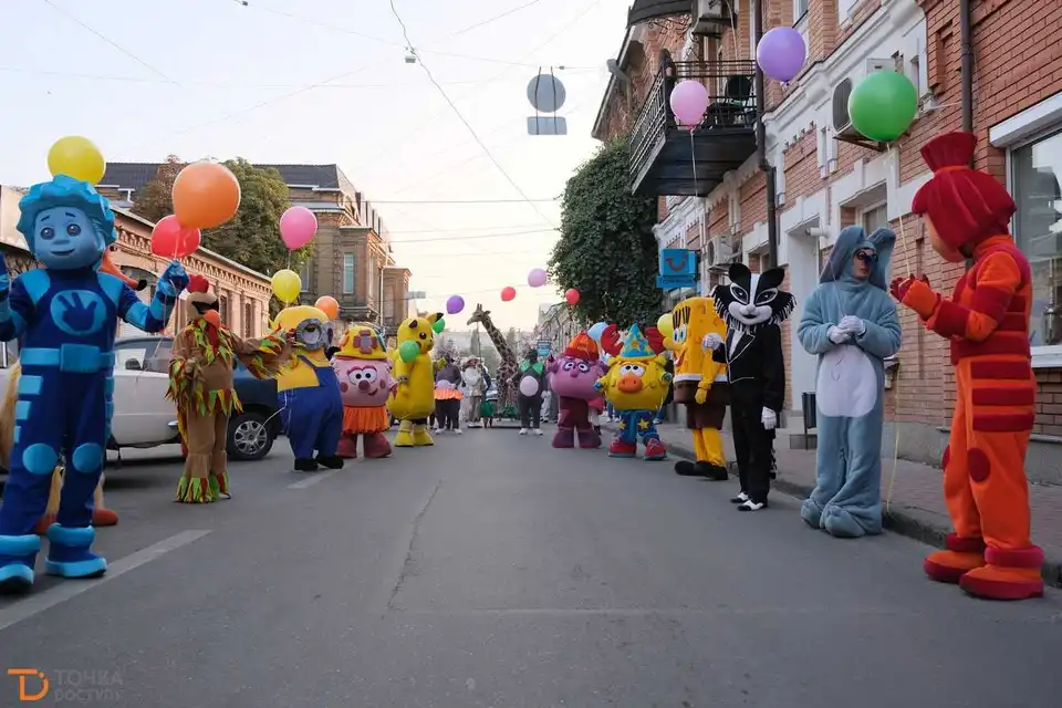 "Вересфест" у Кропивницькому відкрили театральною ходою (ФОТОРЕПОРТАЖ)