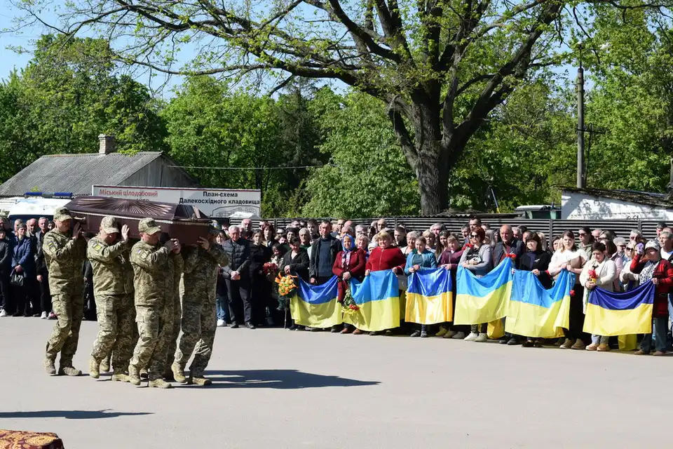 попрощалися з військовими