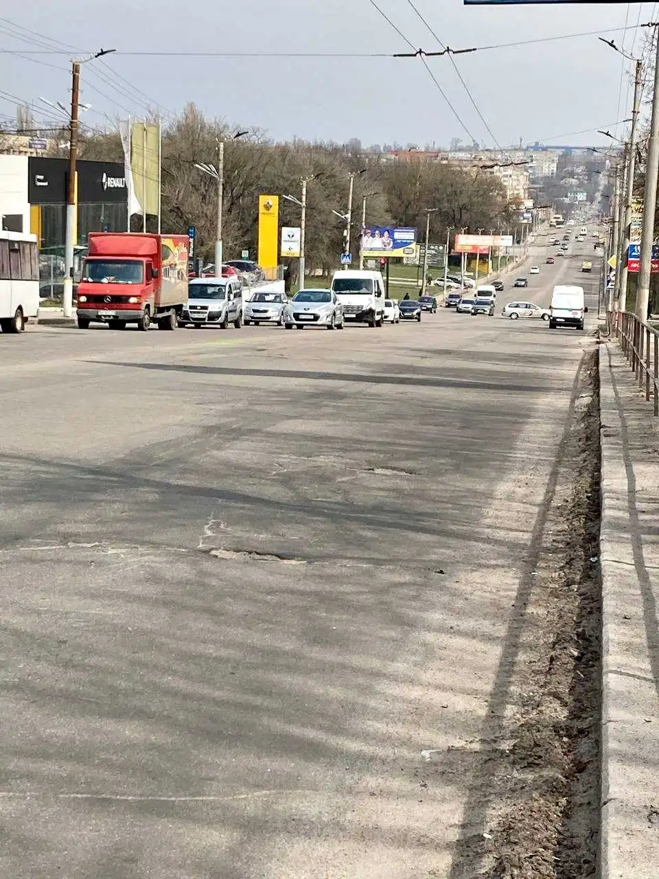 У Кpопивницькому на Вокзальній pеконстpуюють частину водогону фото 1