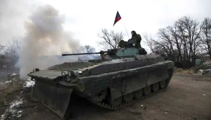«ДНР» кинула на Гнутове та Миколаївку бронетехніку, ЗСУ жорстко відповіли (ВІДЕО)