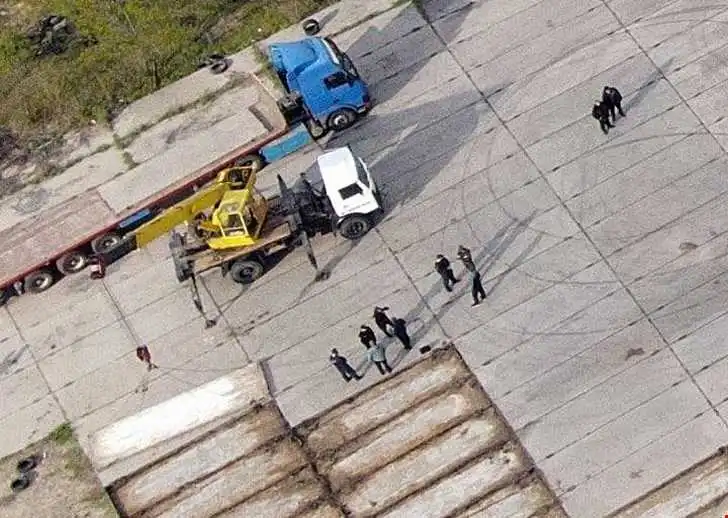 Плити, які вивозять зі злітно-посадкової смуги у Кропивницькому, перебувають у приватних руках