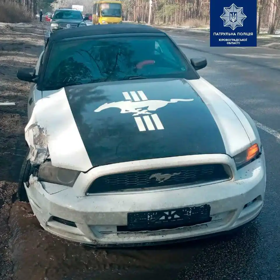 У Кропивницькому Ford врізався у Mitsubishi (ФОТО)
