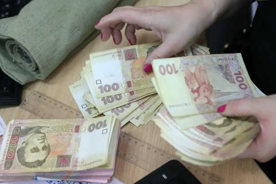 Кіровоградщина отримає субвенцію для виплати зарплат вчителям та медикам фото 1