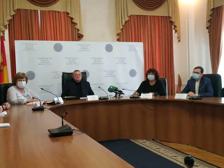 На Кіровоградщині ЗНО складатимуть більше 8 тисяч осіб, працюватимуть 43 пункти фото 1