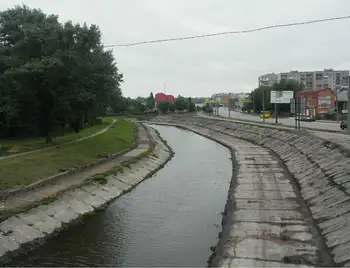 У Кропивницькому почали розчищати обвідний канал навколо Козачого острова фото 1