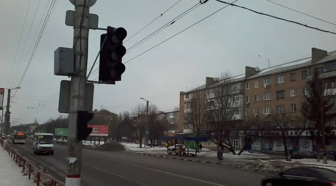 Через непрацюючі світлофори у Кропивницькому кільком тисячам учнів загрожує небезпека (ФОТО) фото 1