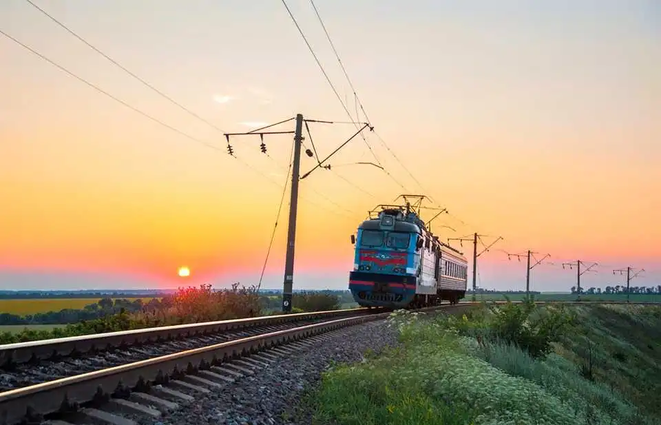 Через борги рух електричок в Україні можуть відновити лише частково