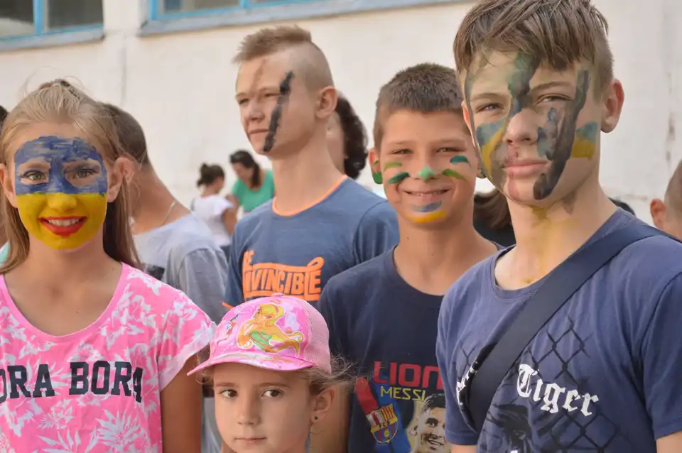 «Школа виживання» у Кропивницькому: тестування зброї, бойовий батіг та уроки самозахисту (ФОТО) фото 13