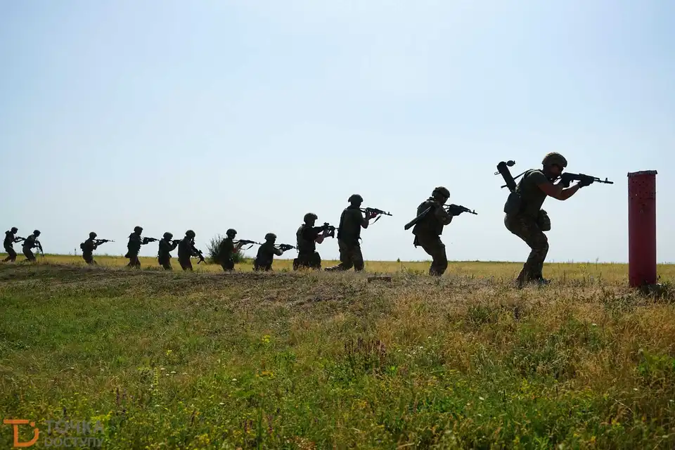 Стрільба, атаки, форсування: під Кропивницьким зібрали резервістів 3-го полку спецпризначення (ФОТО)