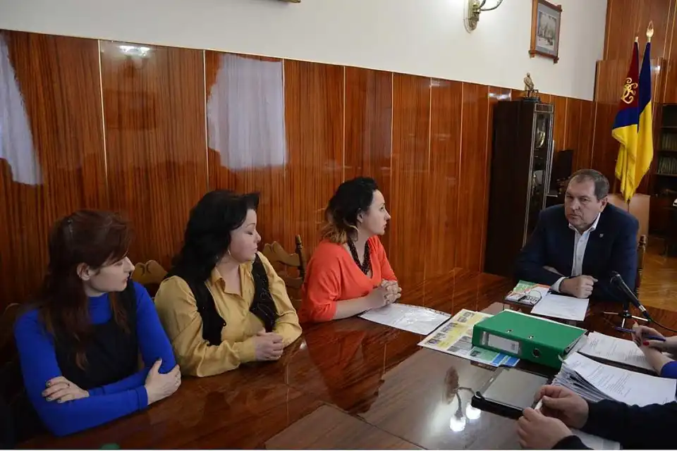 У школах Кропивницького продовжують збирати «батьківські» внески (ФOТO)