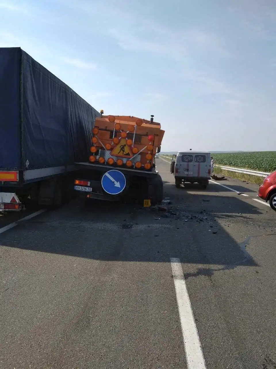 На Кіpовогpадщині в доpожню машину влетів легковик, є загиблий (ФОТО)
