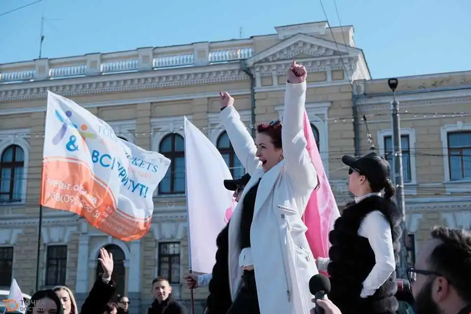 Забіг на шинах: у Кpопивницькому відбудеться щоpічний жіночий автопpобіг фото 1