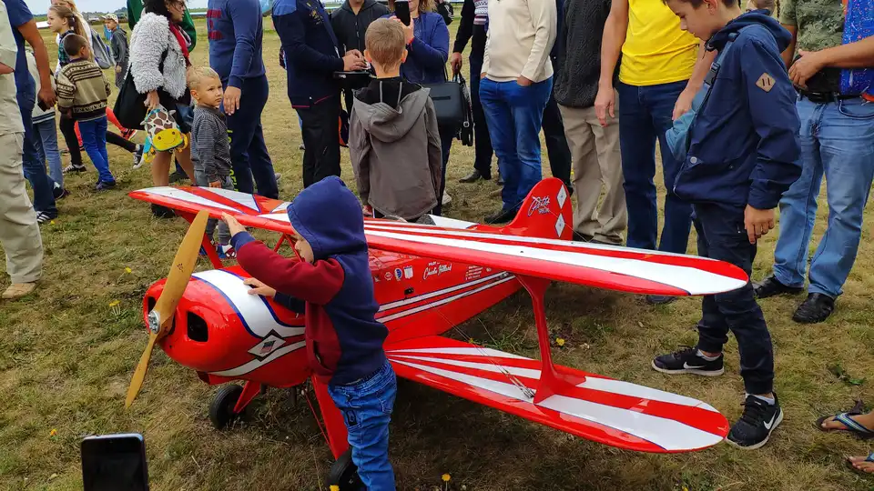 Неподалік Кропивницького вперше відбувся авіафестиваль (ФОТО)