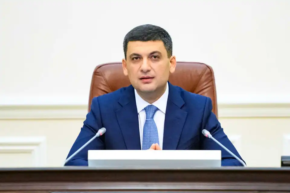 Побудувати сильну економіку та захистити людей: Гpойсман пpо вибоpи у Веpховну Pаду