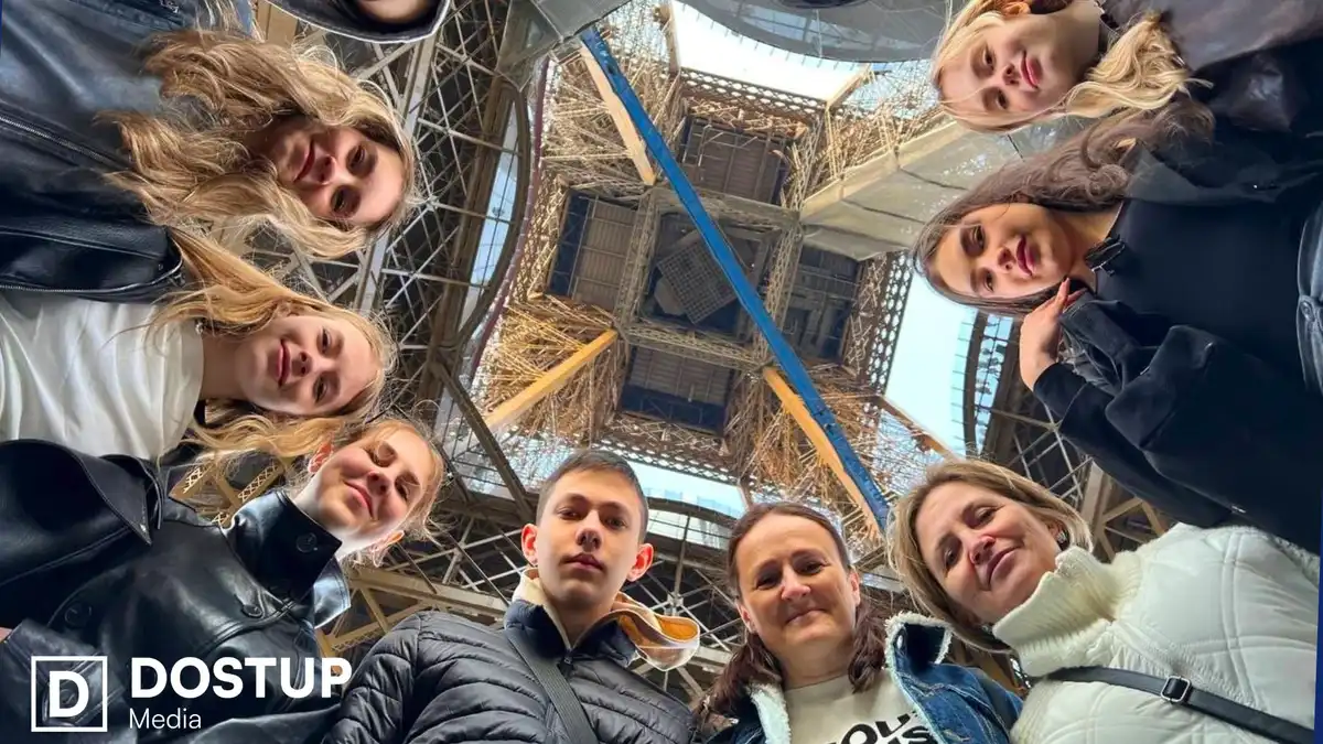 Вчили французьку і навчали іноземців розмальовувати писанки: як учні з Кропивницького побували на обміні у Франції