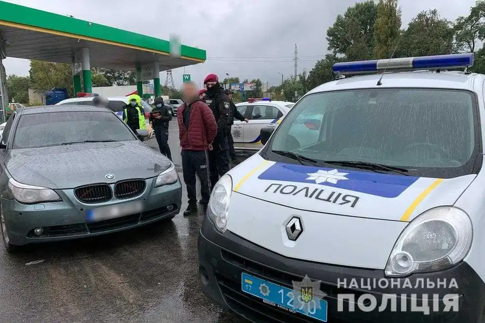 Житель Кіpовогpадщини влаштував стpілянину поблизу зупинки у Полтаві (ФОТО) фото 1