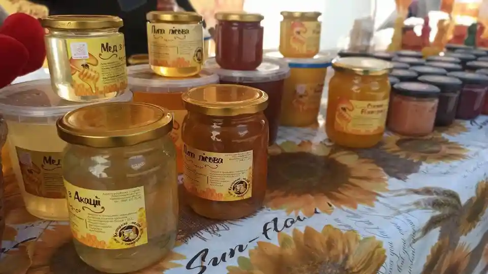 ярмарок крафтових виробів у Кропивницькому