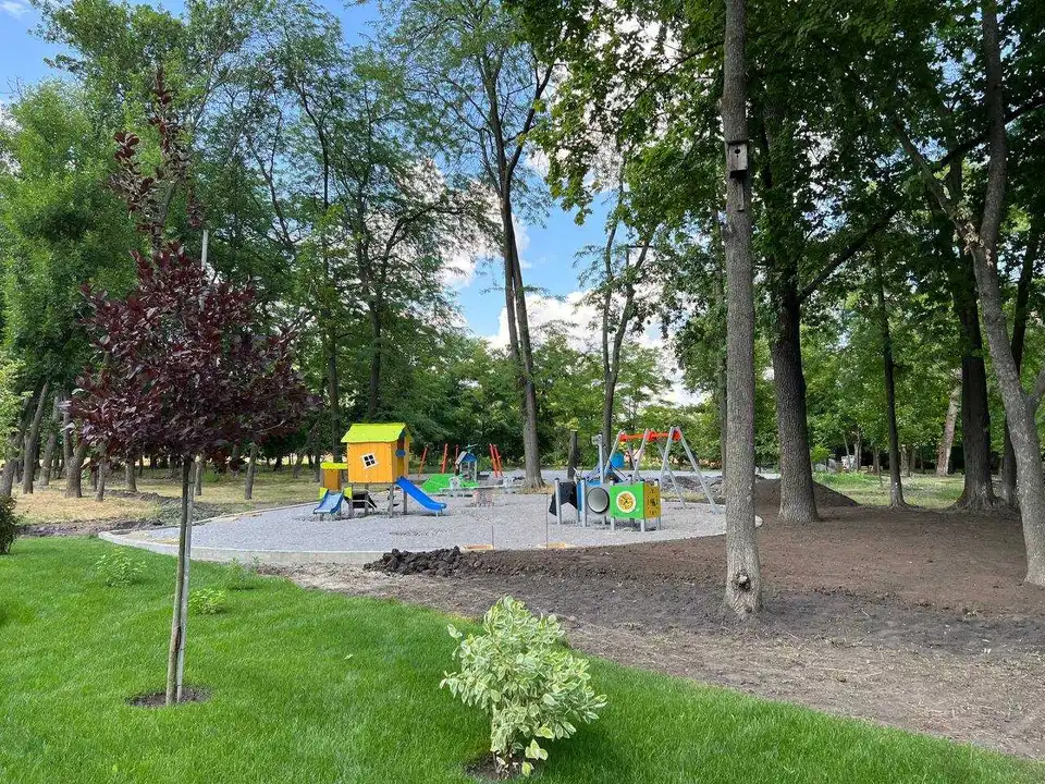 В Олександрії встановлюють дитячий майданчик, який не має аналогів в Україні (ФОТО, ВІДЕО)