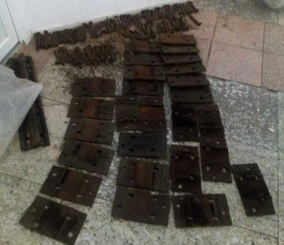 Чоловіки у Кропивницькому демонтували залізничні колії (ФОТО)