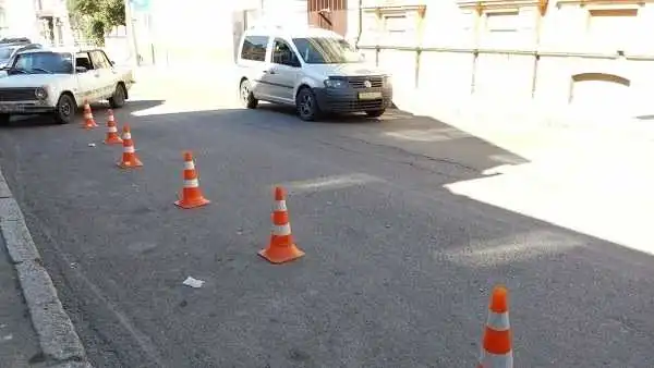 Водіїв Кропивницького закликали не паркуватися на узбіччях доріг та магістралей