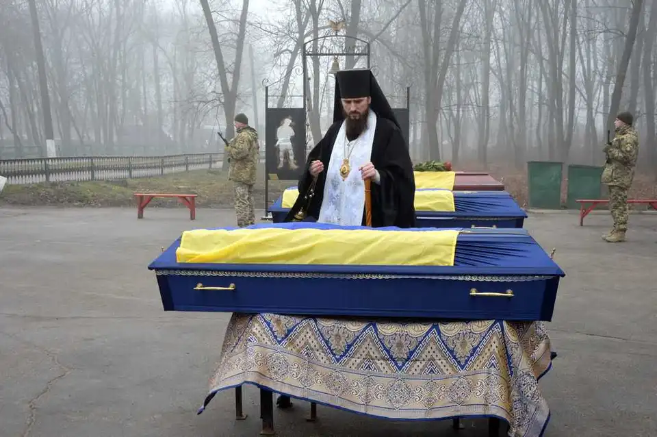 У Кропивницькому попрощалися з воїнами, які загинули в боях із російськими окупантами (ФОТО)