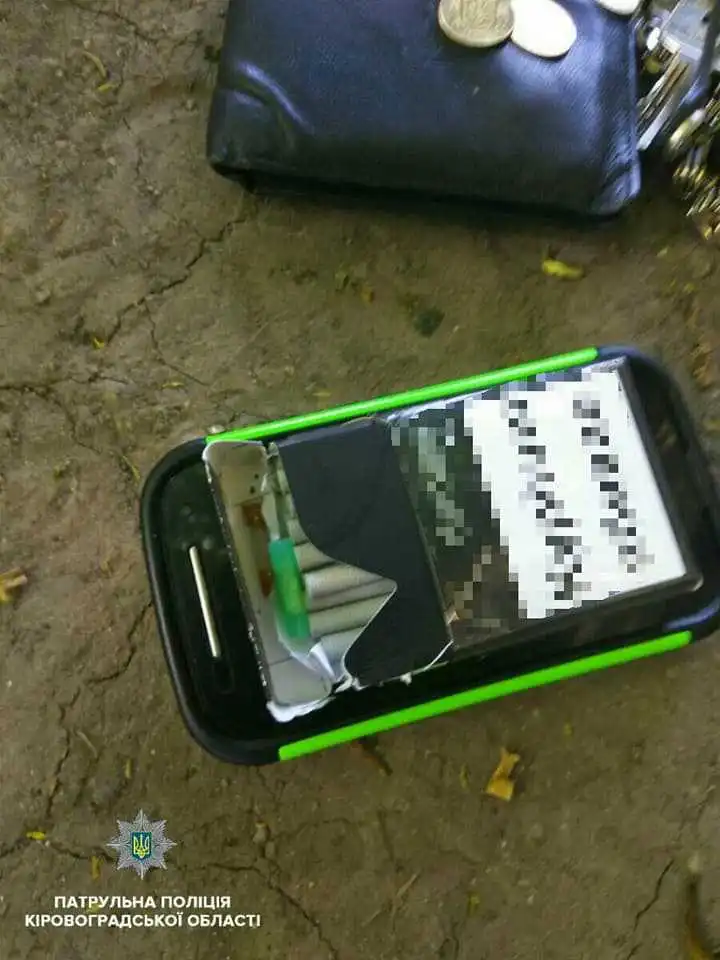 Двох жителів Кропивницького затримали за куріння в громадському місці (ФОТО)