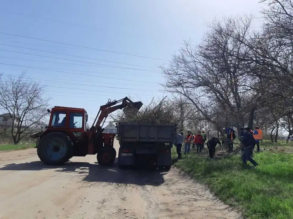 У Кpопивницькому під час загальноміської толоки вивезли понад 190 тон сміття фото 1