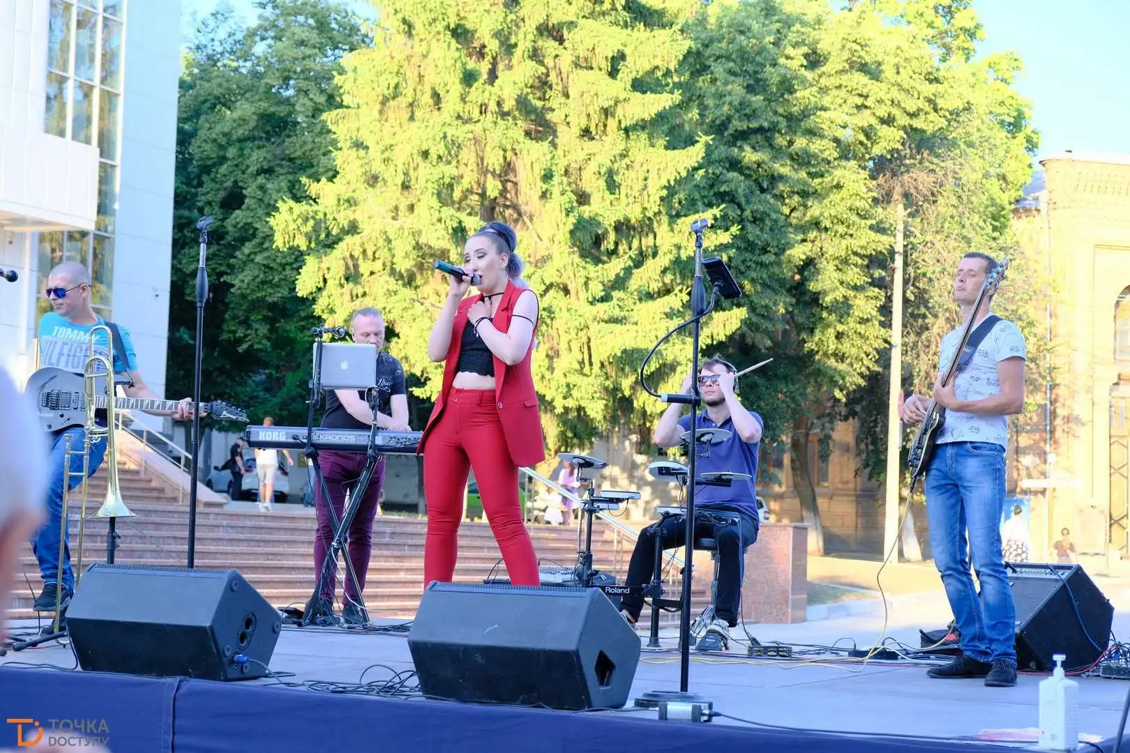 У Кропивницькому відбувся концерт до Дня молоді (ФОТОРЕПОРТАЖ) фото 35