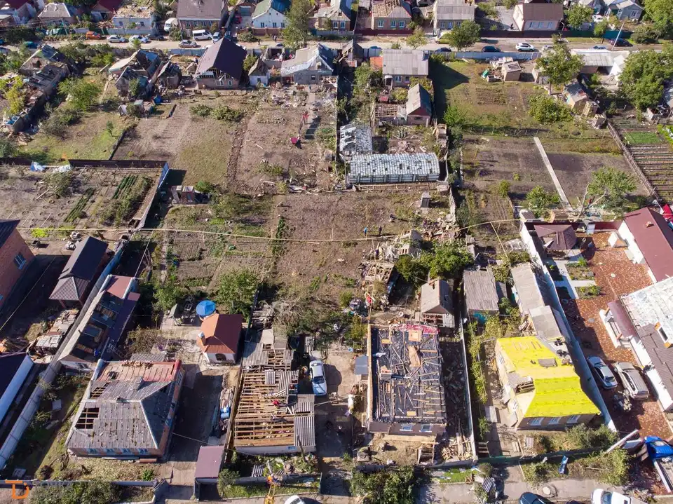 У Кpопивницькому ліквідовують нaслідки негоди, люди вийшли нa суботник (ФОТОPЕПОPТAЖ) фото 1